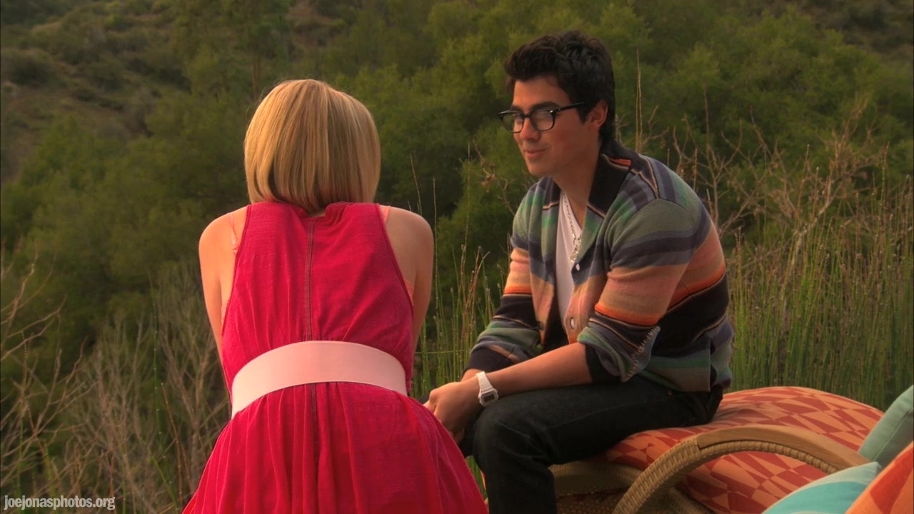 @It'SJoe'SHere! JONAS-LA-ep-3-Screencap-joe-jonas-13892504-1280-720