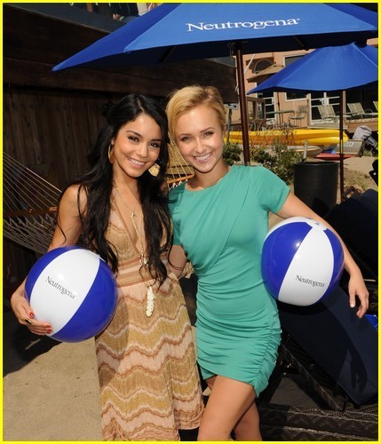 صورررررر نيووووووووو لفانيسا Vanessa-Hudgens-Globally-Gives-with-the-Neutrogena-Wave-vanessa-anne-hudgens-13937936-429-500