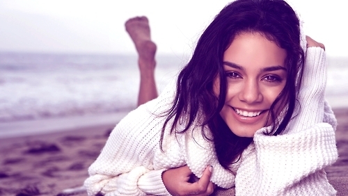 Vanessa Hudgens Topics  Vanessa-vanessa-anne-hudgens-14156003-500-282