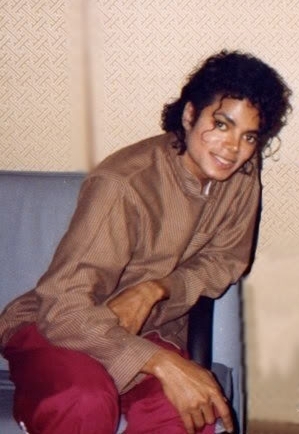 Immagini era "BAD" - Pagina 5 Michael-jackson-Is-Very-Beautiful-michael-jackson-14201236-299-434