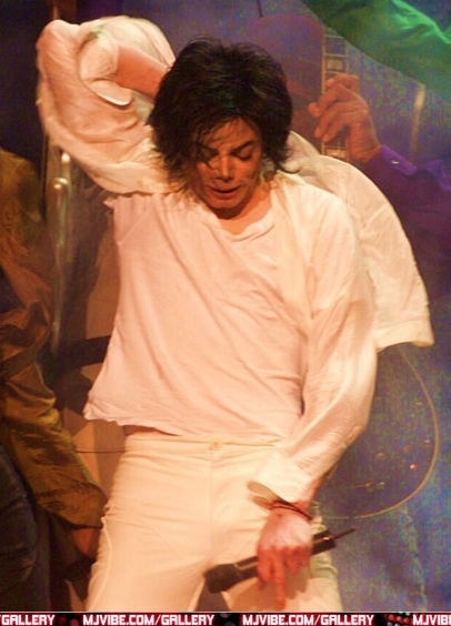 30th Anniversary Celebration  -michael-jackson-14529512-406-564