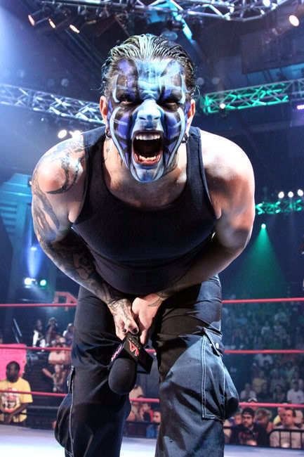  Wwe vs tna الحـرب العـآلمـية .. Jeff-Hardy-tna-wrestling-14563184-433-650