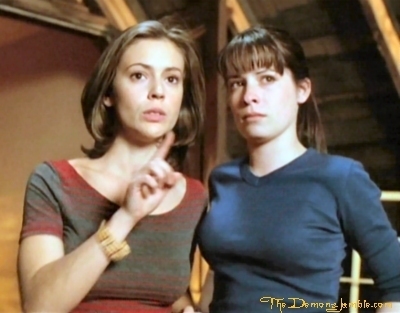 Галерия на Пайпър и Фийби - Page 5 Which-prue-is-it-anyway-charmed-8556921-400-313