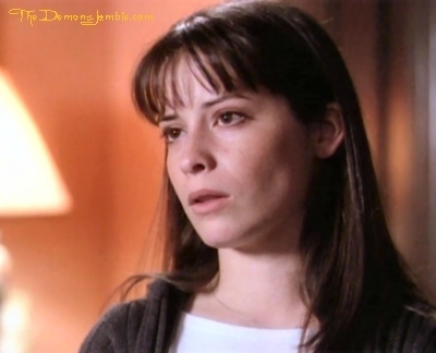 Галерия на Пайпър - Page 17 Which-prue-is-it-anyway-charmed-8557029-400-324