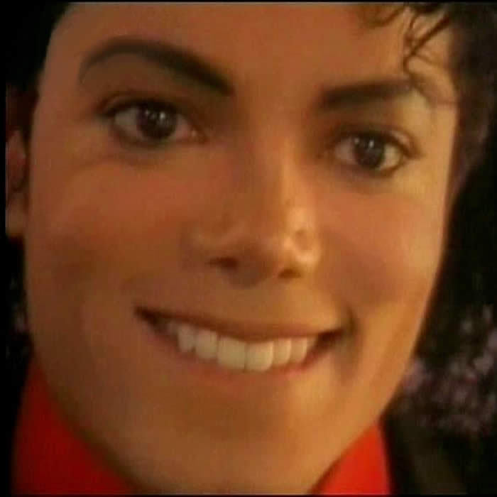 صور نادره لملك البوب 3  -Adorable-michael-jackson-8960602-700-700