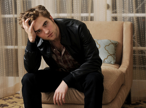 Narucite kod Mice... -New-Robert-Pattinson-HQ-Pics-twilight-series-8953137-500-371