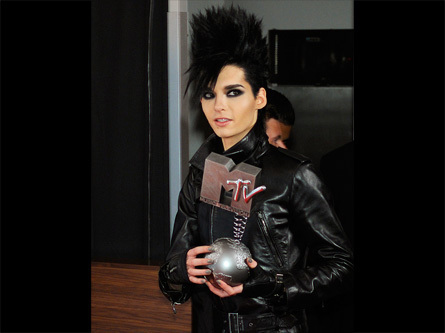 EMA 2009 ♥ Bill-Kaulitz-at-the-EMA-2009-bill-kaulitz-8956356-445-333