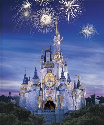  وش تهدي للي بعدك  Disney-castle-disney-8932519-400-480