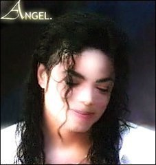 Hommage a Michael, voici quelques photos de Michael en ange! Angel-michael-jackson-8992319-227-240