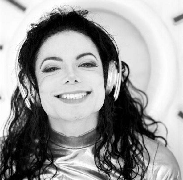 Smile - Page 20 Michael-3-rare-michael-jackson-9026788-594-583