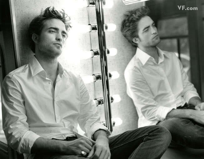 صوور خقققه لـ robert pattinson Rob-robert-pattinson-9065606-653-509