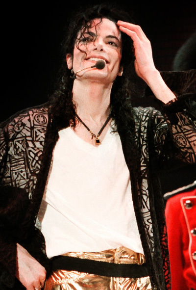 michael jackson novas fotos e algumas com lisa MJ-michael-jackson-9109534-400-591