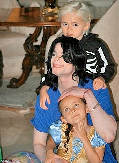 Foto do dia!! - Página 2 Michael-Prince-and-Paris-jackson-4-9158028-468-638