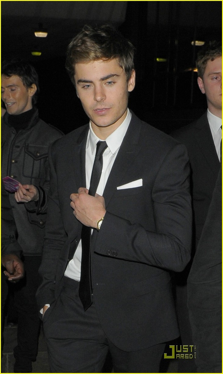 3 PIC FOR zac Zac-in-London-zac-efron-9129638-731-1222