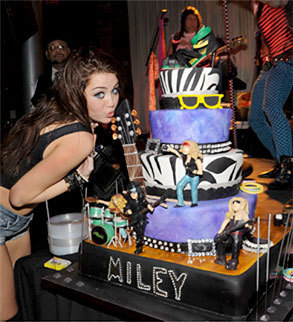 اكبر مكتبة لصور مايلي Miley-s-17th-birthday-miley-cyrus-9183844-293-322