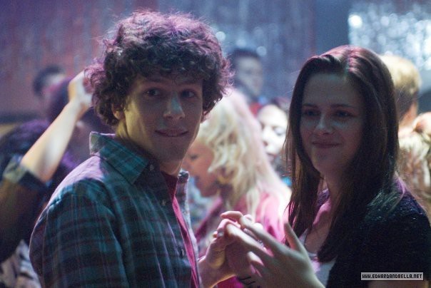 Adventureland Stills Adventureland-Stills-adventureland-9273847-604-404