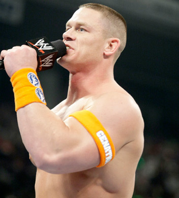 اكبر مكتبه لصور جون سينا + متجدد + حصريا  John-Cena-On-Raw-john-cena-9291203-352-390