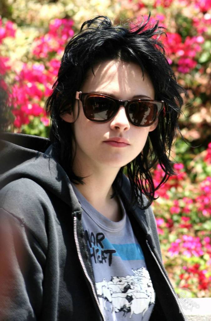 ستايل  كريستين Kristen-Stewart-kristen-stewart-9403722-674-1023