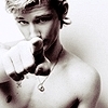 Relaciones de Steve Alex-Pettyfer-alex-pettyfer-9509715-100-100