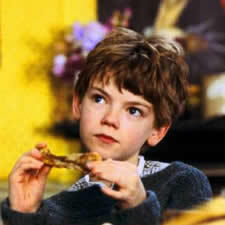 Caracole O'brien Aka Thomas Brodies Sangter  Thomas-Sangster-thomas-sangster-club-9579799-225-225