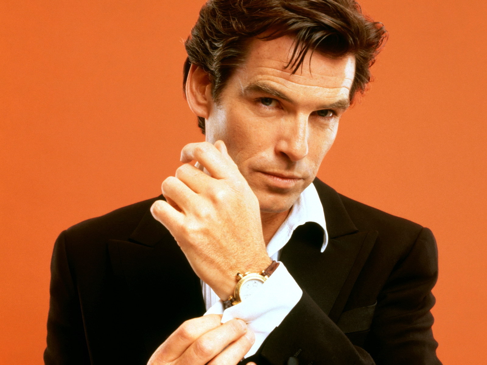 Pierce Brosnan Pierce-Brosnan-pierce-brosnan-9651694-1600-1199