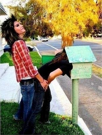 Funny TH :D Fun-picture-of-bill-and-tom-tokio-hotel-9616883-343-454