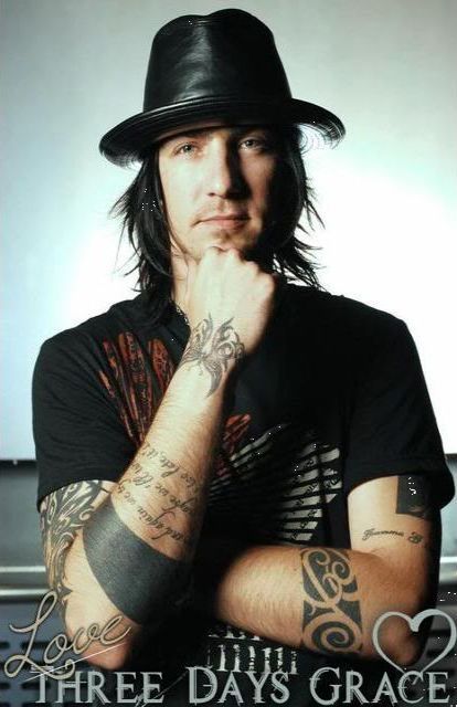 THREE PEOPLE - Page 7 AdamGontier-adam-gontier-9748294-414-640