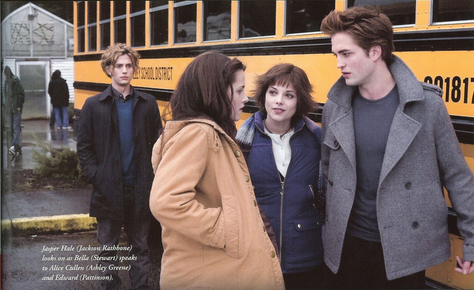 Alice.......... Edward-Bella-Jasper-and-Alice-twilight-series-2675642-1600-982