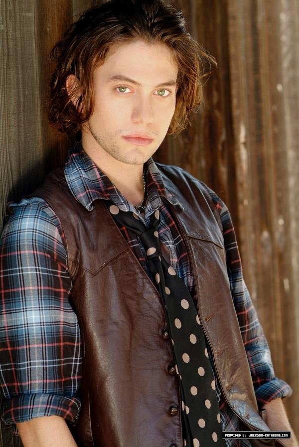 Jackson Rathbone Resimleri Cute-Country-Boy-Jackson-jackson-rathbone-2831271-600-896