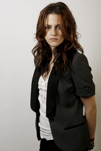 Kristen Stewart - Pagina 2 Matt-Sayles-portrait-shot-in-Beverly-HillsNov-8-2008-kristen-stewart-2823591-334-500