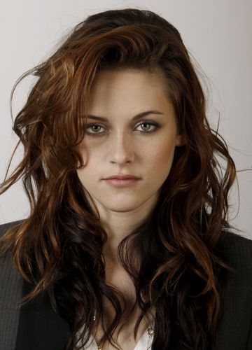 Kristen Stewart - Pagina 2 Matt-Sayles-portrait-shot-in-Beverly-HillsNov-8-2008-kristen-stewart-2823602-360-500