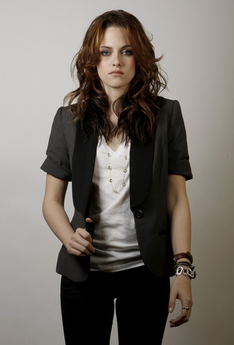 Kristen Stewart - Pagina 2 Matt-Sayles-portrait-shot-in-Beverly-HillsNov-8-2008-kristen-stewart-2823614-339-500