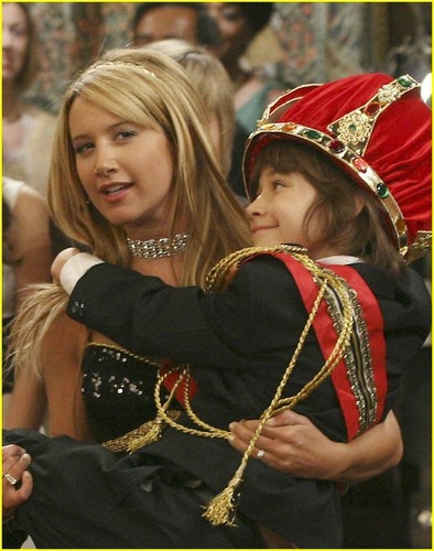 The Suite Life on Deck The-Suite-Life-on-Deck-ashley-tisdale-3188264-394-500