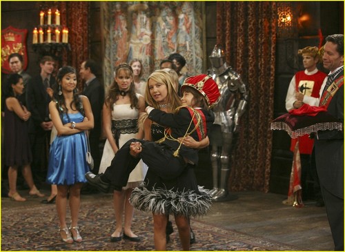 The Suite Life on Deck The-Suite-Life-on-Deck-Still-vanessa-hudgens-and-ashley-tisdale-3285540-500-365