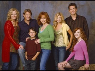 Reba Pics??? The-cast-of-Reba-reba-tv-show-3592709-320-240