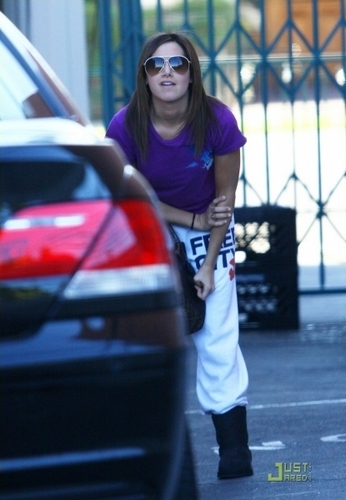 Ashley leaving Paty’s Restaurant with her mom and a family friend - January 17 2009 Ashley-ashley-tisdale-3606210-346-500