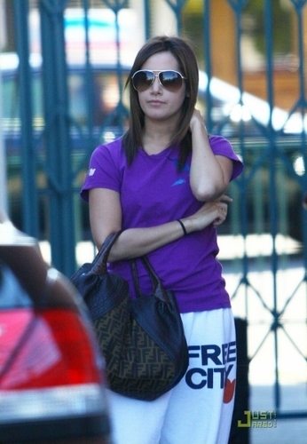 Ashley leaving Paty’s Restaurant with her mom and a family friend - January 17 2009 Ashley-ashley-tisdale-3606291-346-500