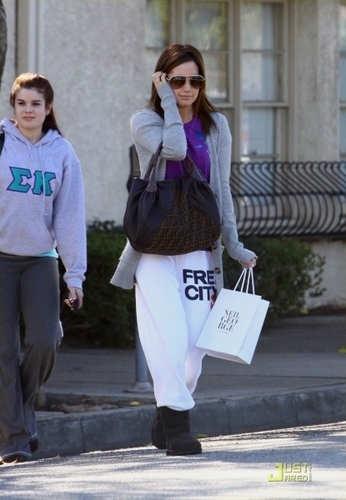 Ashley leaving Neil Goerge Salon in Beverly Hills - January 17 2008 Ashley-ashley-tisdale-3606335-346-500