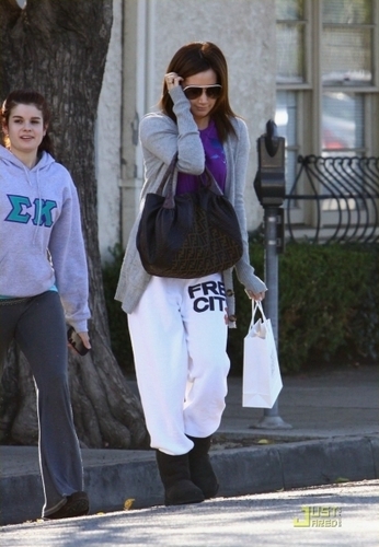 Ashley leaving Neil Goerge Salon in Beverly Hills - January 17 2008 Ashley-ashley-tisdale-3606339-346-500