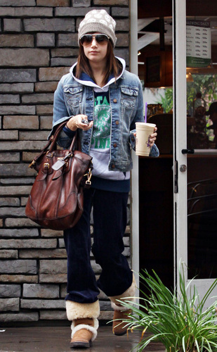 Ashley leaving Coffee Bean & Tea Leaf - January 23 2009 Ashley-ashley-tisdale-3714512-309-500