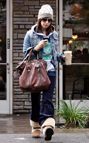 Ashley leaving Coffee Bean & Tea Leaf - January 23 2009 Ashley-ashley-tisdale-3714521-313-500