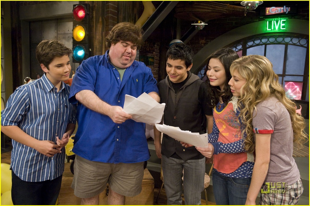 اكبر مجموعة صور مسلسل icarly David-Archuleta-on-iCarly-icarly-3784957-1222-815