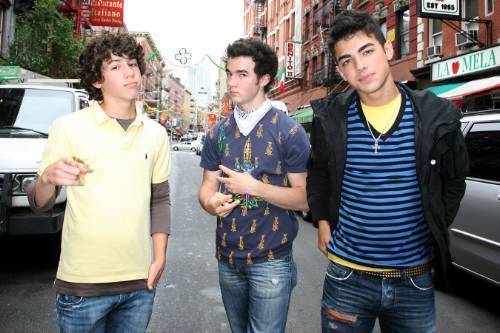 jonas brothers wallpaper Jonas-Brothers-jb-3962201-500-333