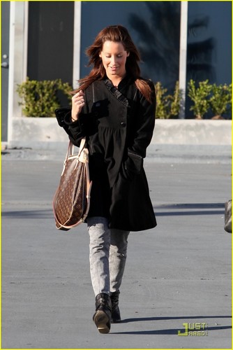 Ashley out running errands - February 10 Ashley-ashley-tisdale-4135367-334-500