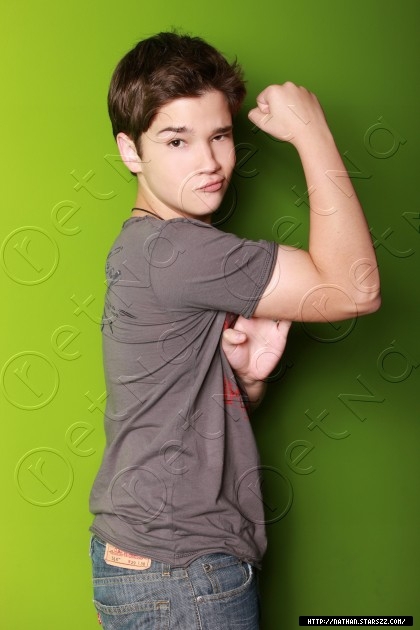 HOT or NOT - Page 4 Nathan-nathan-kress-4467259-420-630