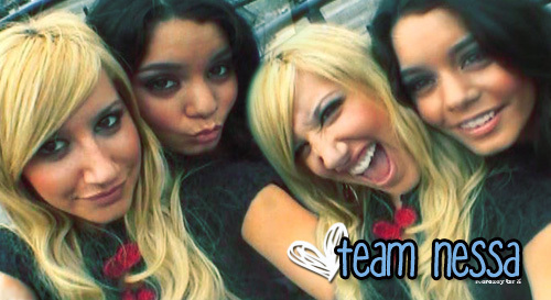 صور اشلي  و  فانيسا V-A-vanessa-hudgens-and-ashley-tisdale-4691927-500-273