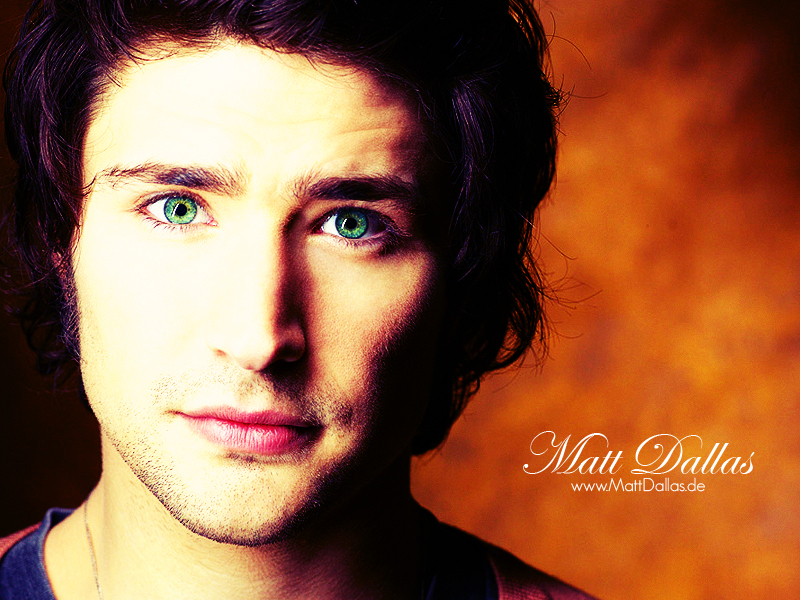 MATT DALLAS RESİM.. Matt-dallas-kyle-xy-kyle-xy-4925260-800-600