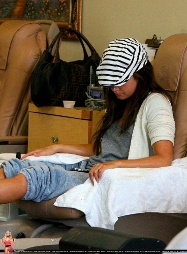 Ashley gets her nails done at a nail salon in Toluca Lake - March 20 2009 Ashley-ashley-tisdale-5049023-368-500