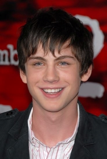 Интервю с Логан Лерман Cute-logan-lerman-5090453-369-550