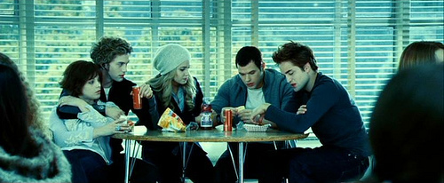 Twilight Filminden Fotoğraflar Alice-jasper-emmett-rosalie-and-edward-the-cullens-5020374-500-206